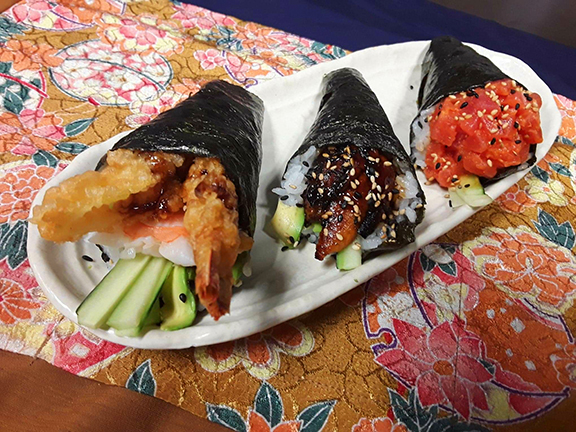 nanlangka-teppanyaki-sushi-bar-Hand-Roll